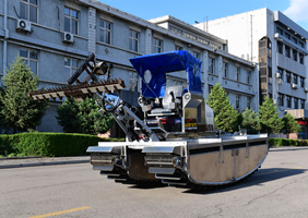 Water Cleaning Amphibious Vehicle