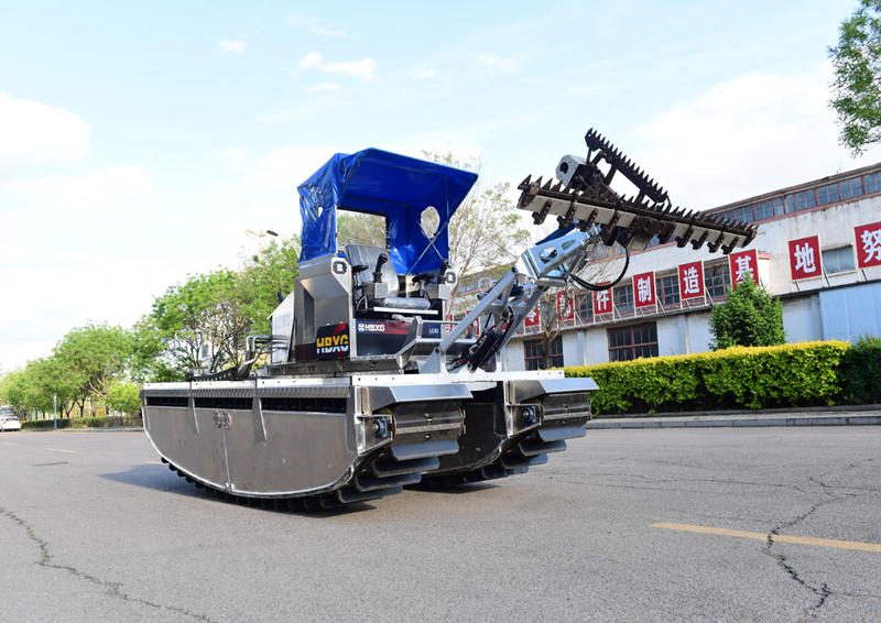 Water Cleaning Amphibious Vehicle